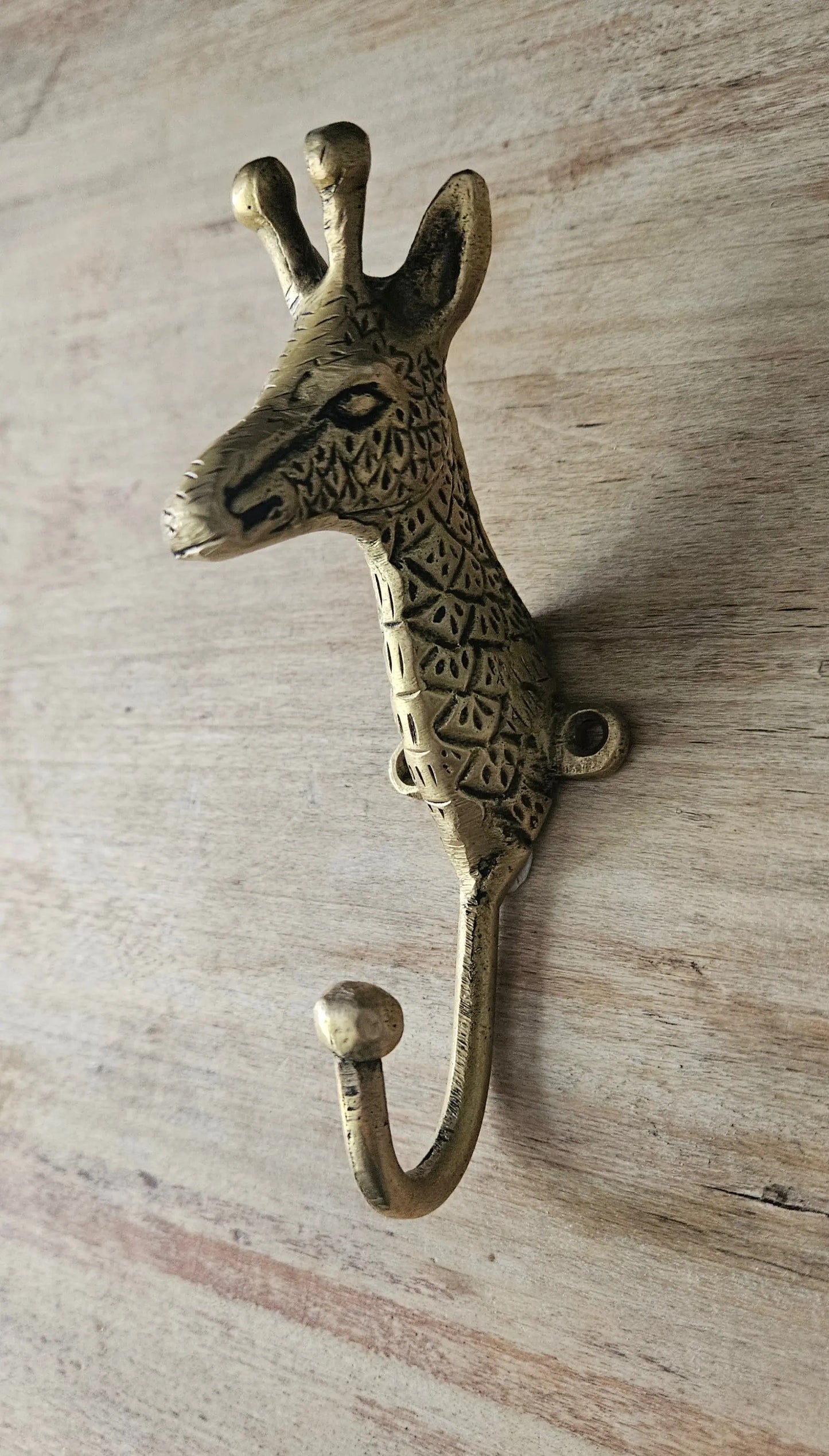 Crochet / Patère mural décoratif "Girafe" en bronze Tokolausanne