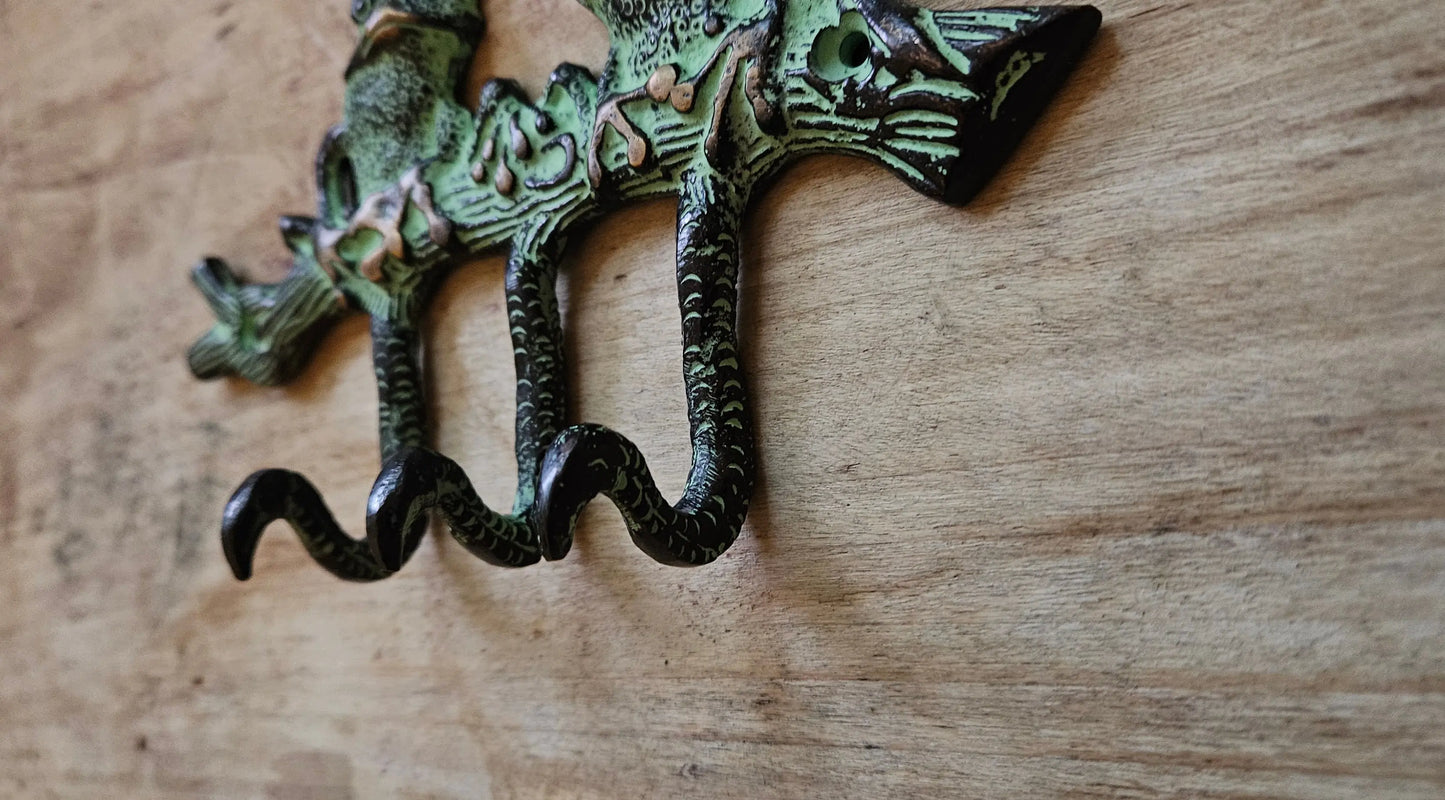 Patère Murale Grenouilles sur Branche - Crochet Vintage Bronze Vert Antique Tokolausanne