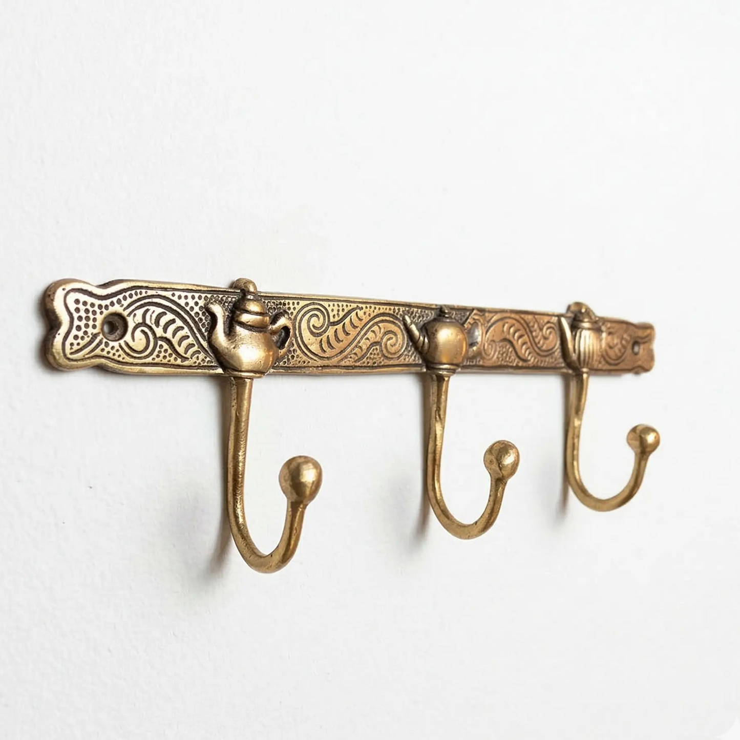 Patère murale style oriental en bronze, 3 crochets - TokoLausanne