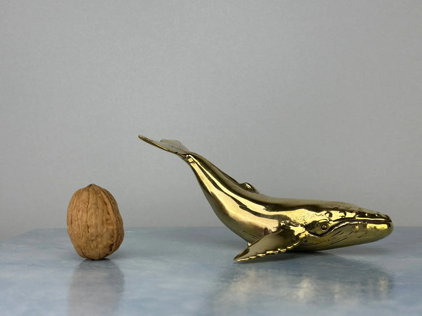 Petite baleine en bronze TokoLausanne