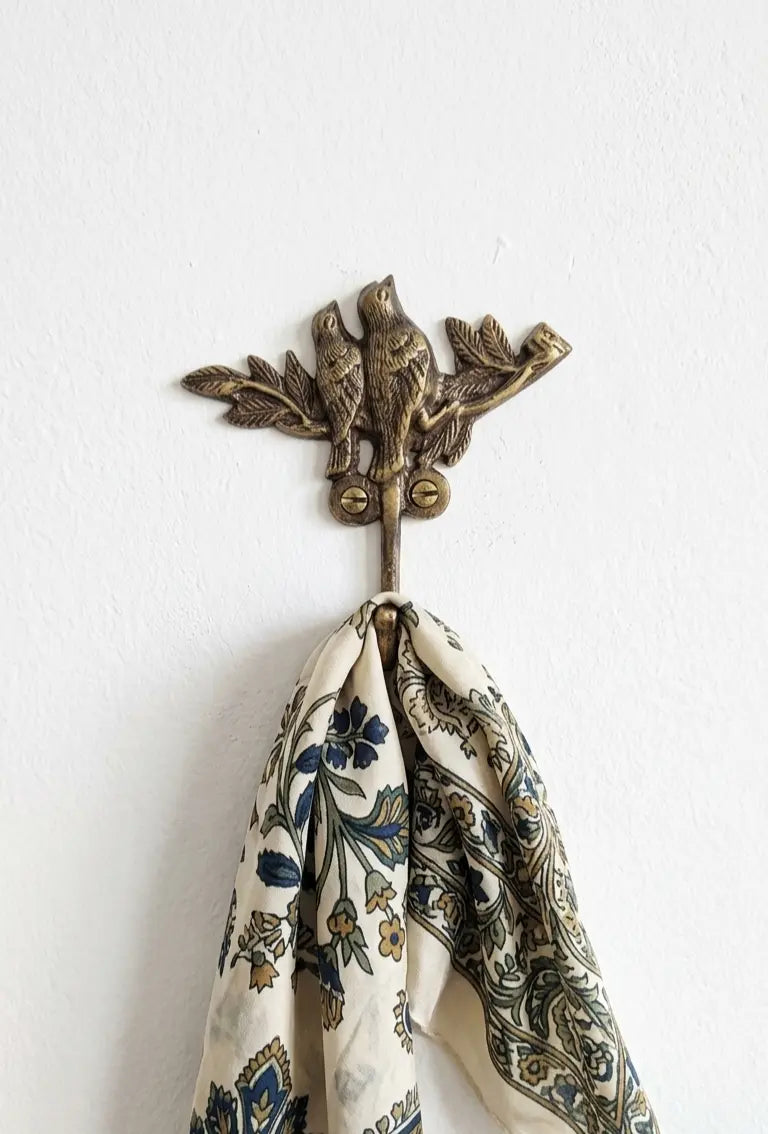 Joli crochet mural vintage en bronze - motif oiseaux