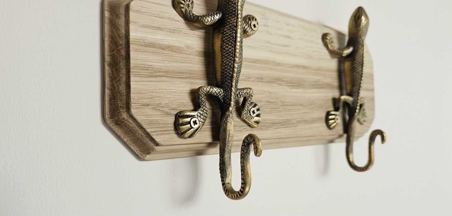 Porte-manteaux mural en bois avec 2 guecko Tokolausanne