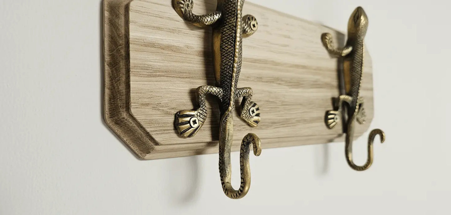 Porte-manteaux mural en bois avec 2 guecko Tokolausanne