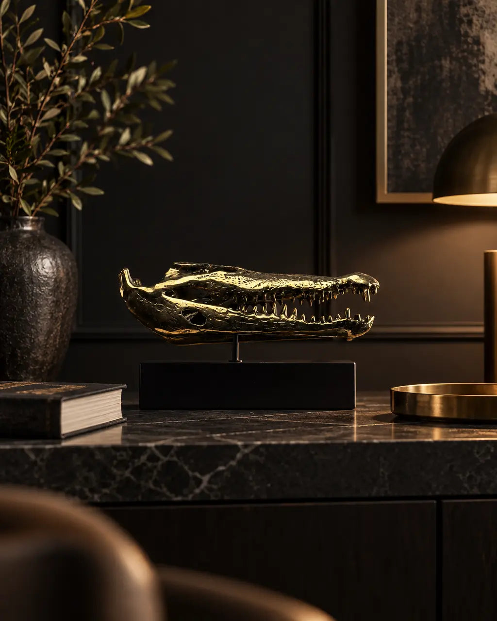 Tête de croco sur bureau