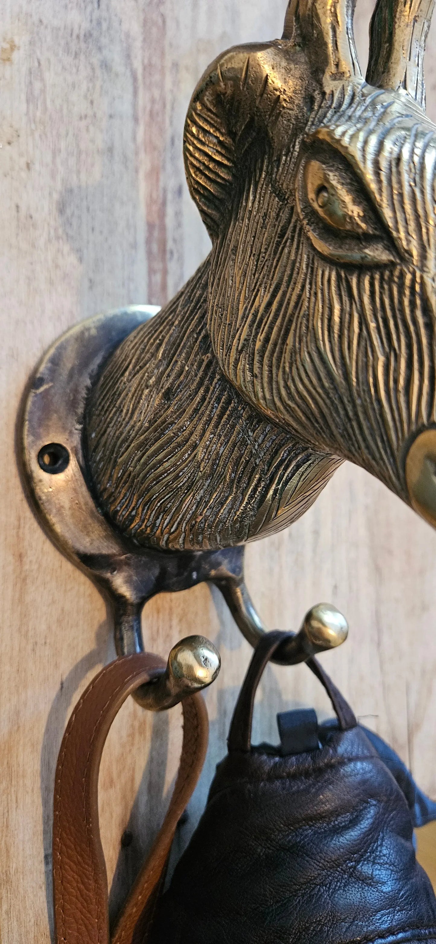 Patère Murale Tête de Cerf en Bronze - Crochet Décoratif Tokolausanne