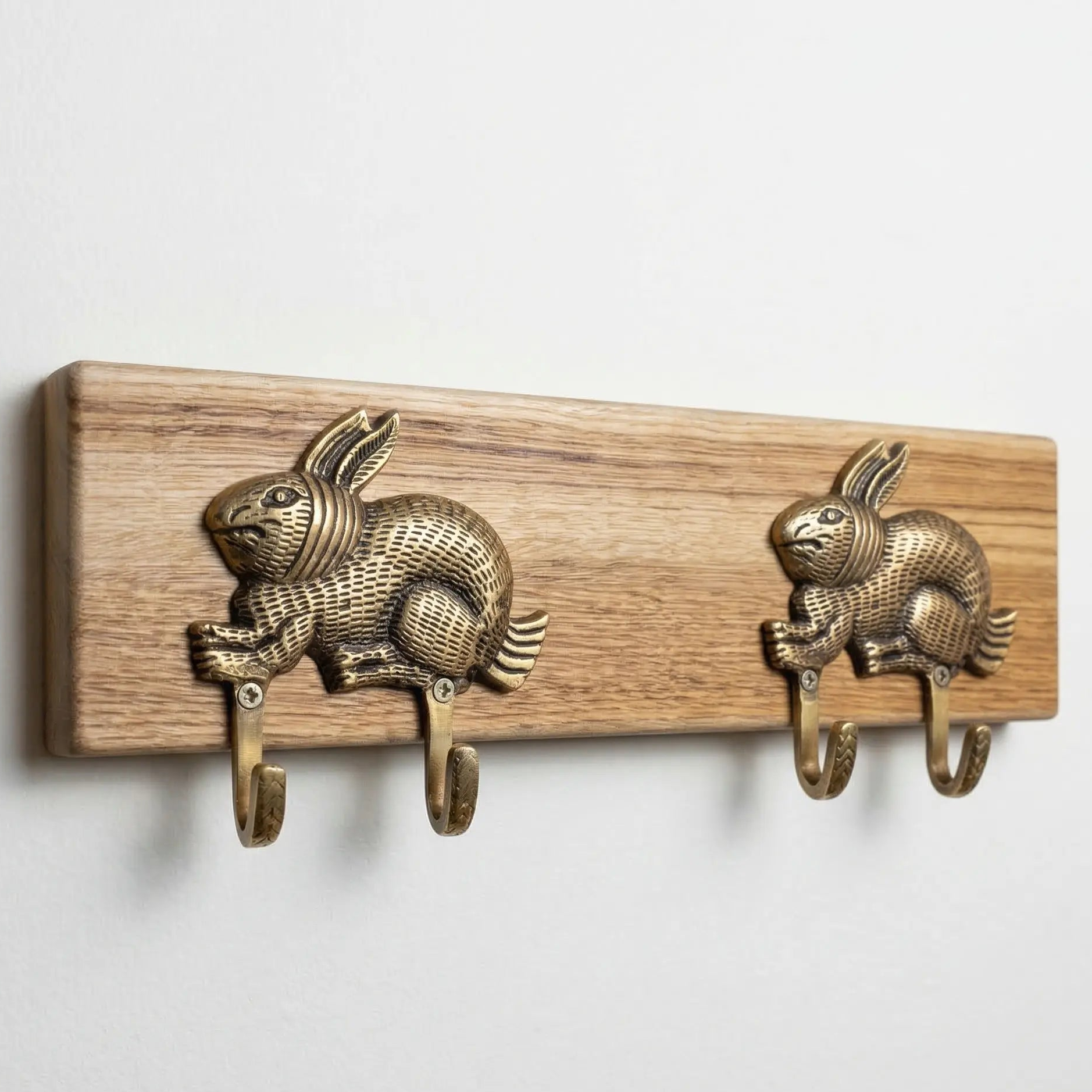 Porte-manteau en bois avec lapins dorés - Décor Pâques! - TokoLausanne