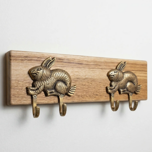 Porte-manteau en bois avec lapins dorés - Décor Pâques! - TokoLausanne