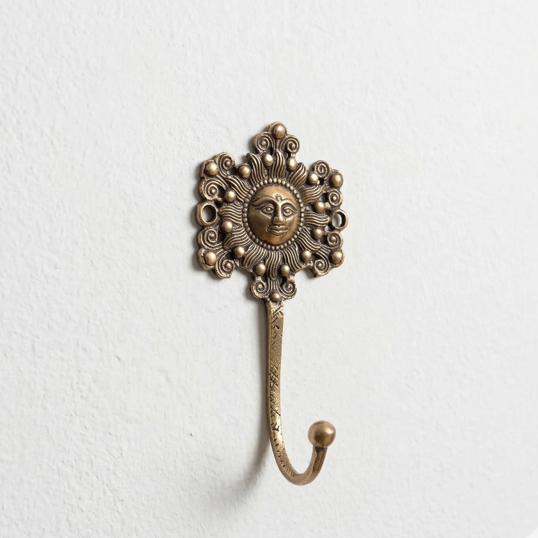 Patère murale vintage en bronze-motif soleil d'été - TokoLausanne