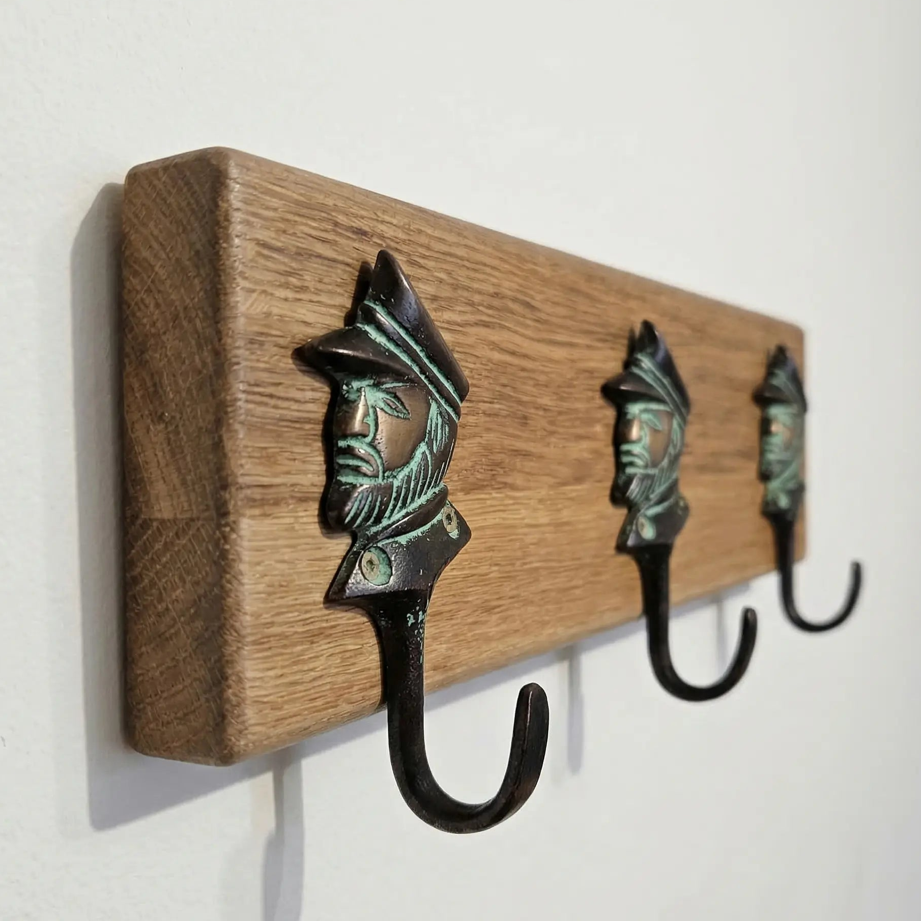 3 crochets marin sur planche du chêne - TokoLausanne