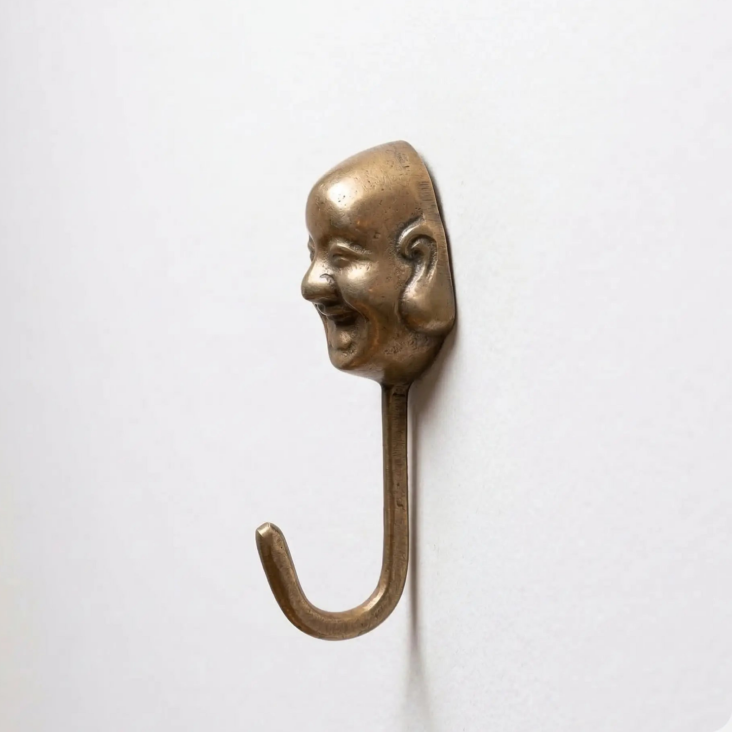 Crochet mural original, motif visage rieur - TokoLausanne