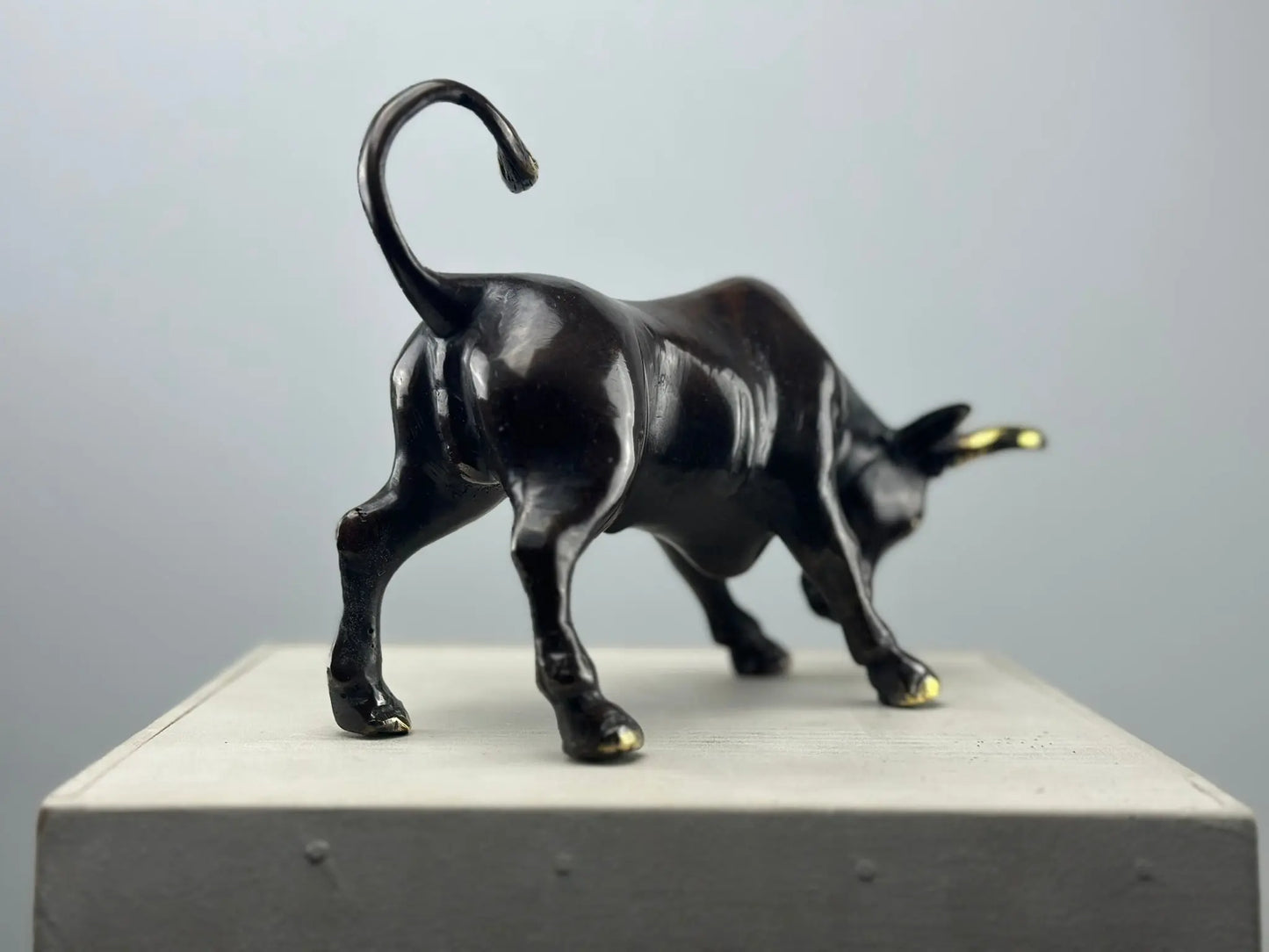 Le Taureau de Combat en Bronze TokoLausanne 
