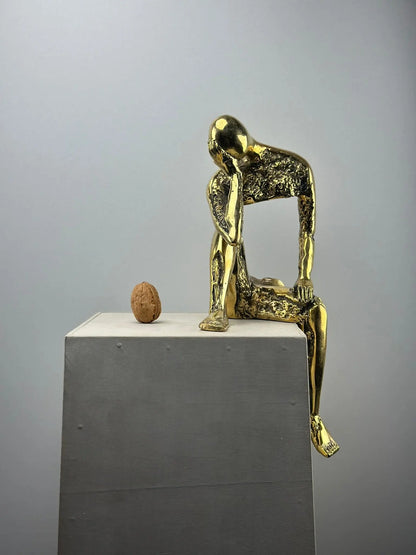 Penseur en bronze doré