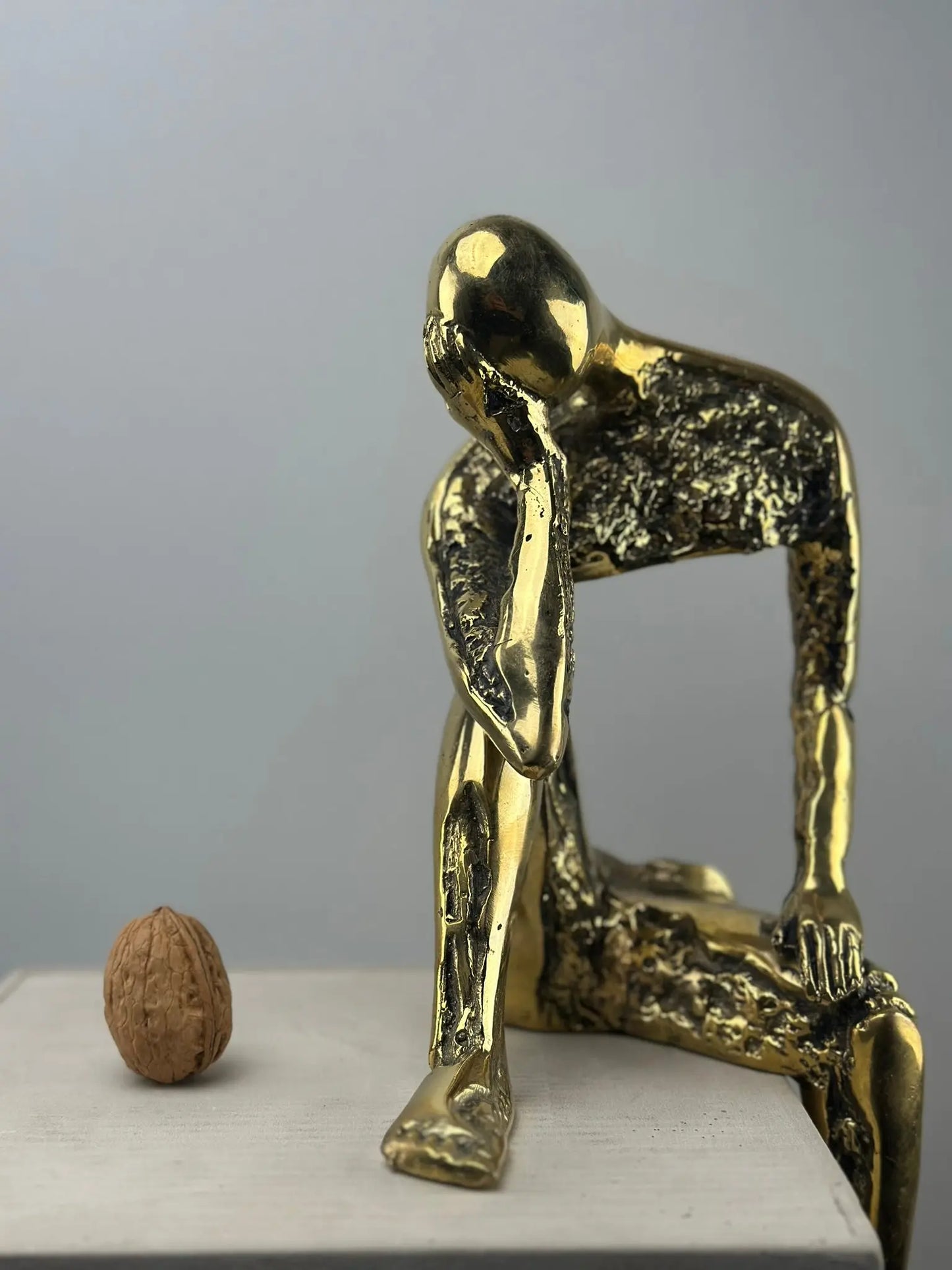Penseur en bronze doré