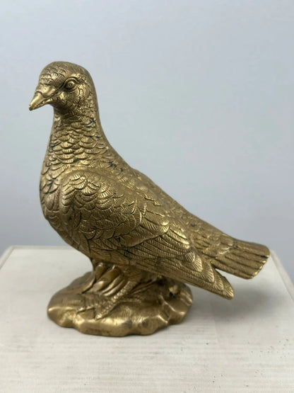 Le Pigeon en Bronze TokoLausanne 