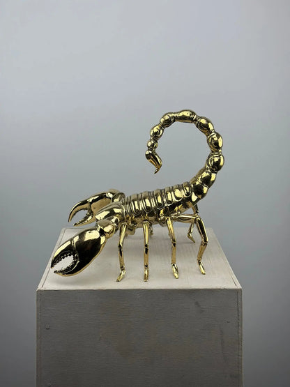 Le Scorpion Doré en Bronze TokoLausanne 