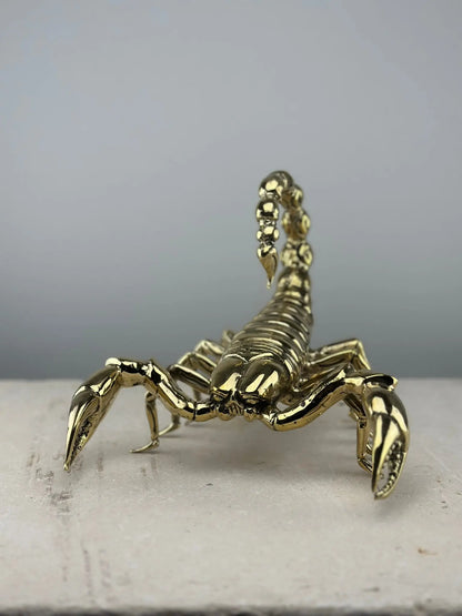 Le Scorpion Doré en Bronze TokoLausanne 