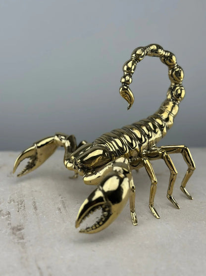 Le Scorpion Doré en Bronze TokoLausanne 