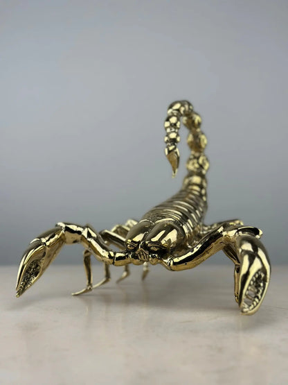 Le Scorpion Doré en Bronze TokoLausanne 