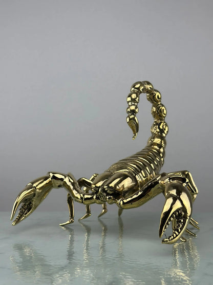 Le Scorpion Doré en Bronze TokoLausanne 