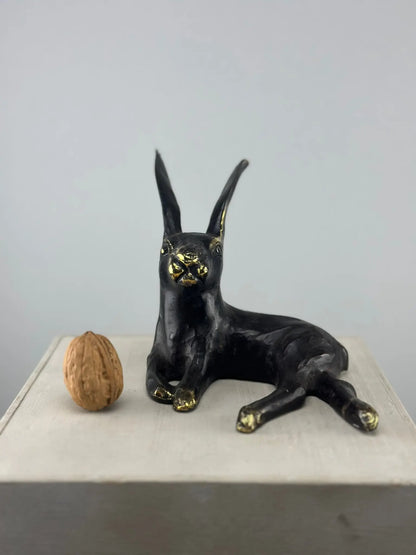 Lièvre noir et or en bronze TokoLausanne 