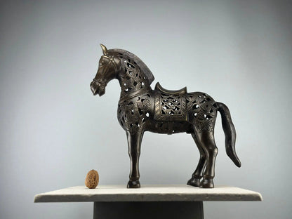 Sculpture de Cheval Ajourée en Bronze TokoLausanne 