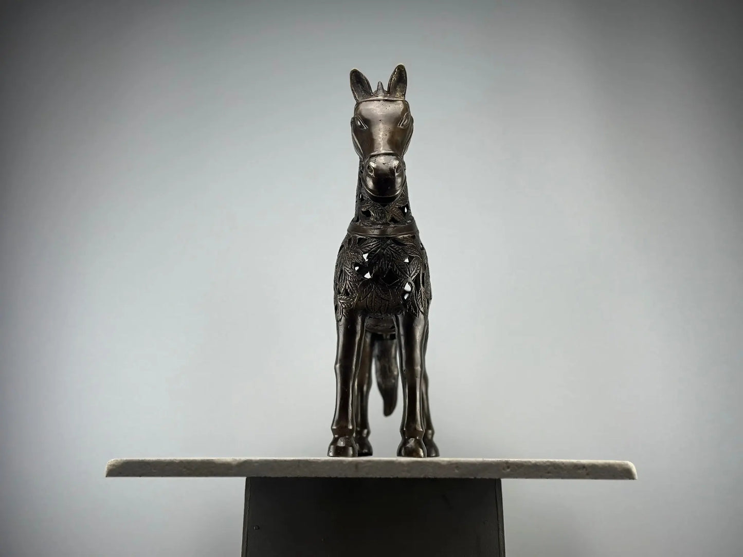 Sculpture de Cheval Ajourée en Bronze TokoLausanne 
