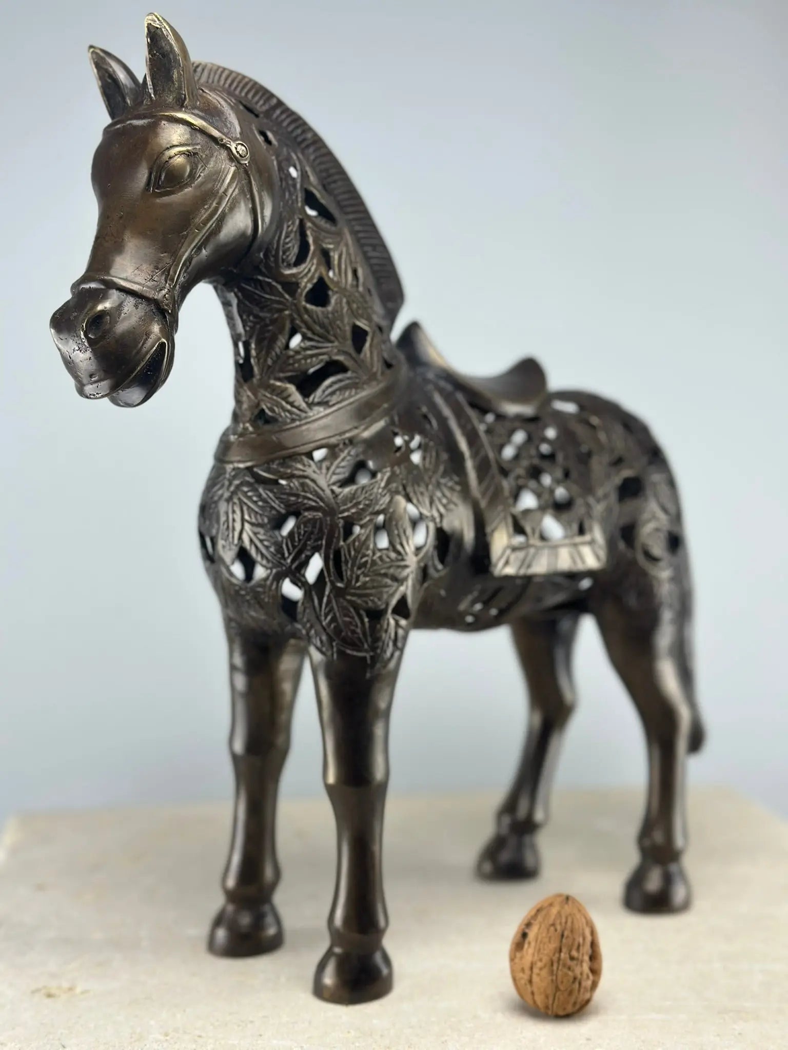 Sculpture de Cheval Ajourée en Bronze TokoLausanne 