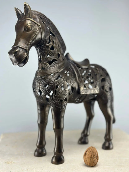 Sculpture de Cheval Ajourée en Bronze TokoLausanne 