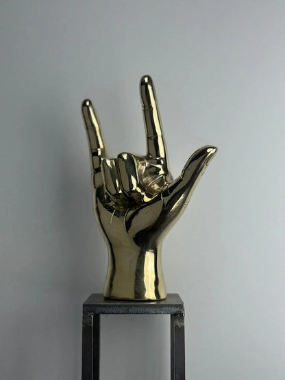Sculpture de main "Je t'aime" en bronze doré TokoLausanne 