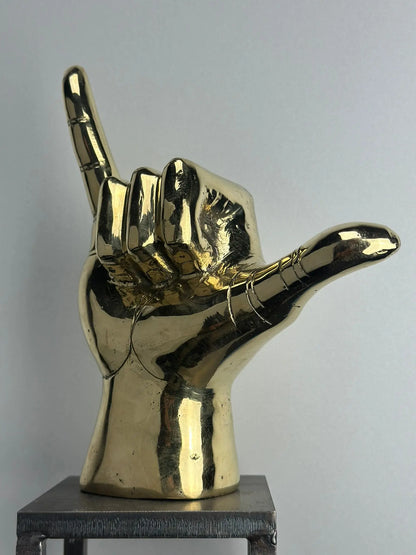 Sculpture de Main Shaka en Bronze Doré TokoLausanne 