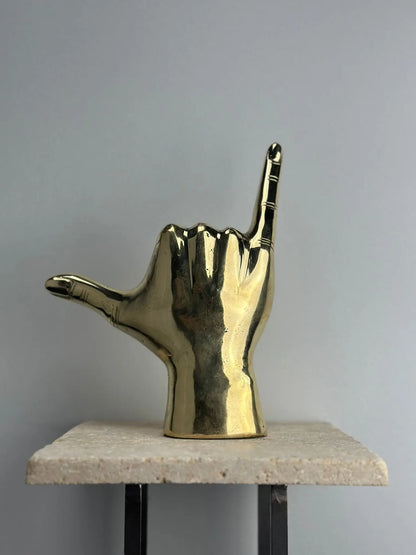 Sculpture de Main Shaka en Bronze Doré TokoLausanne 