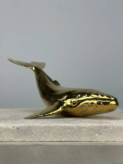 Petite baleine en bronze TokoLausanne 