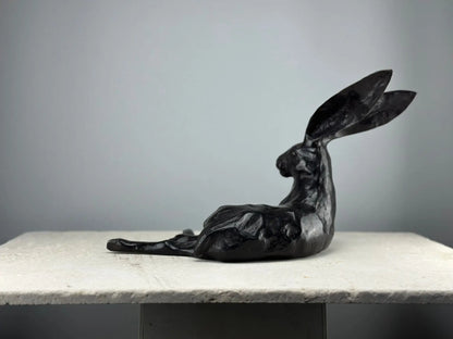 Grand lapin couché en bronze TokoLausanne 