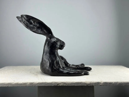 Grand lapin couché en bronze TokoLausanne 