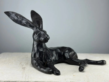 Grand lapin couché en bronze TokoLausanne 
