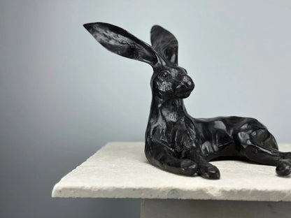 Grand lapin couché en bronze TokoLausanne 