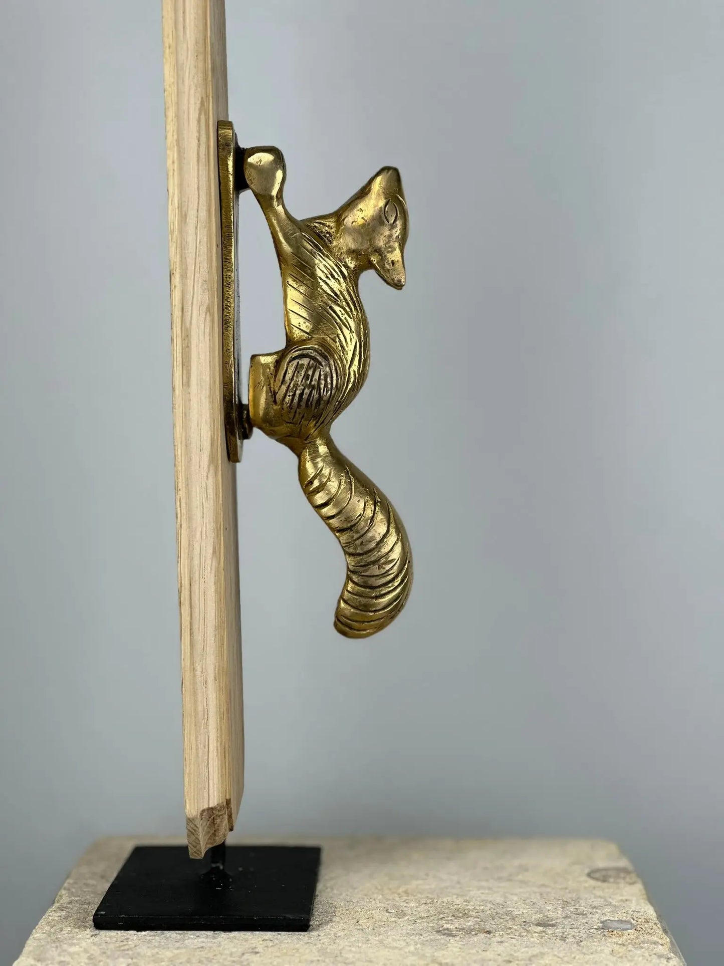 Heurtoir de porte Renard Grimpant en Bronze