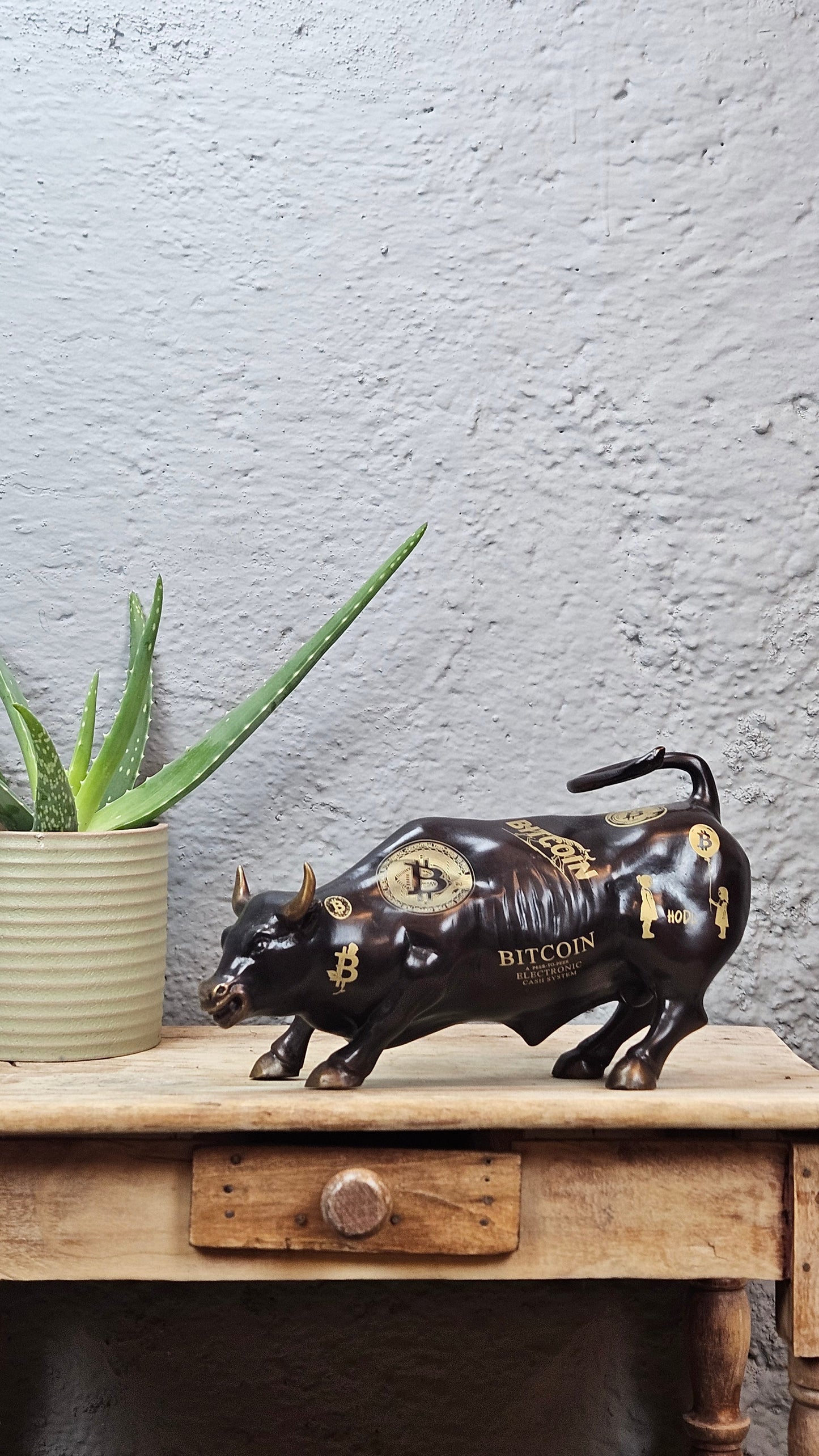 Statue Taureau /bull wallstreet Bitcoin - Déco Crypto / pièce unique Tokolausanne
