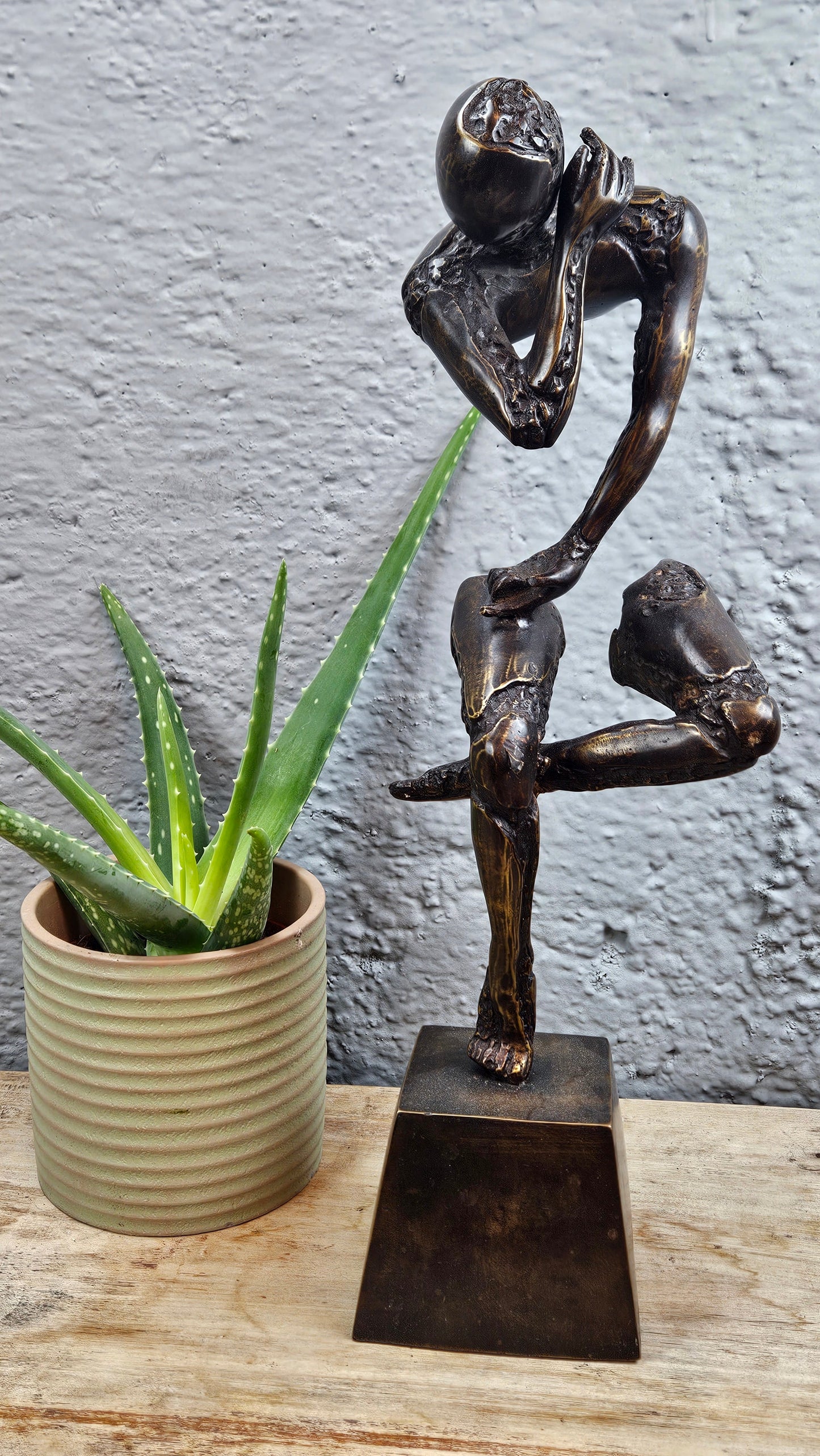 Statue Décorative Élégante - Sculpture d'Art pour Intérieur Sophistiqué Tokolausanne