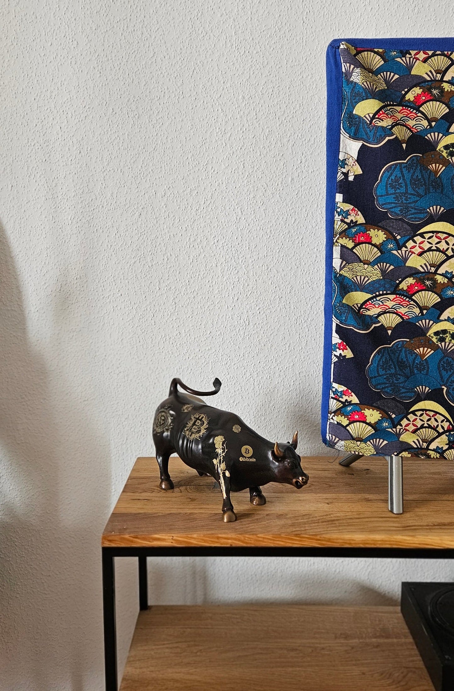 statue Taureau /bull wallstreet Bitcoin - Déco Crypto Tokolausanne