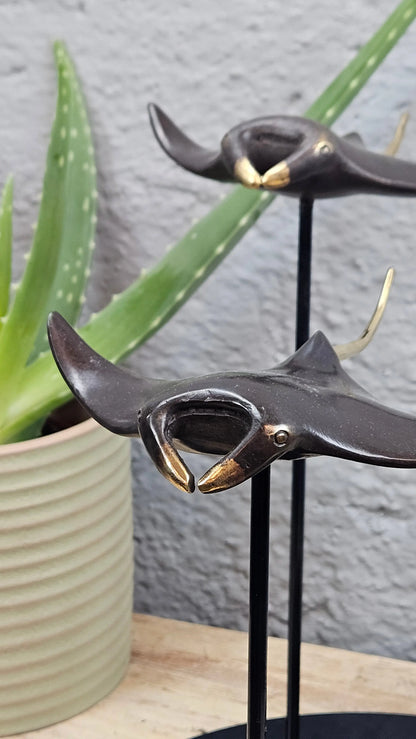 Sculpture trio Raies Manta en Bronze Tokolausanne