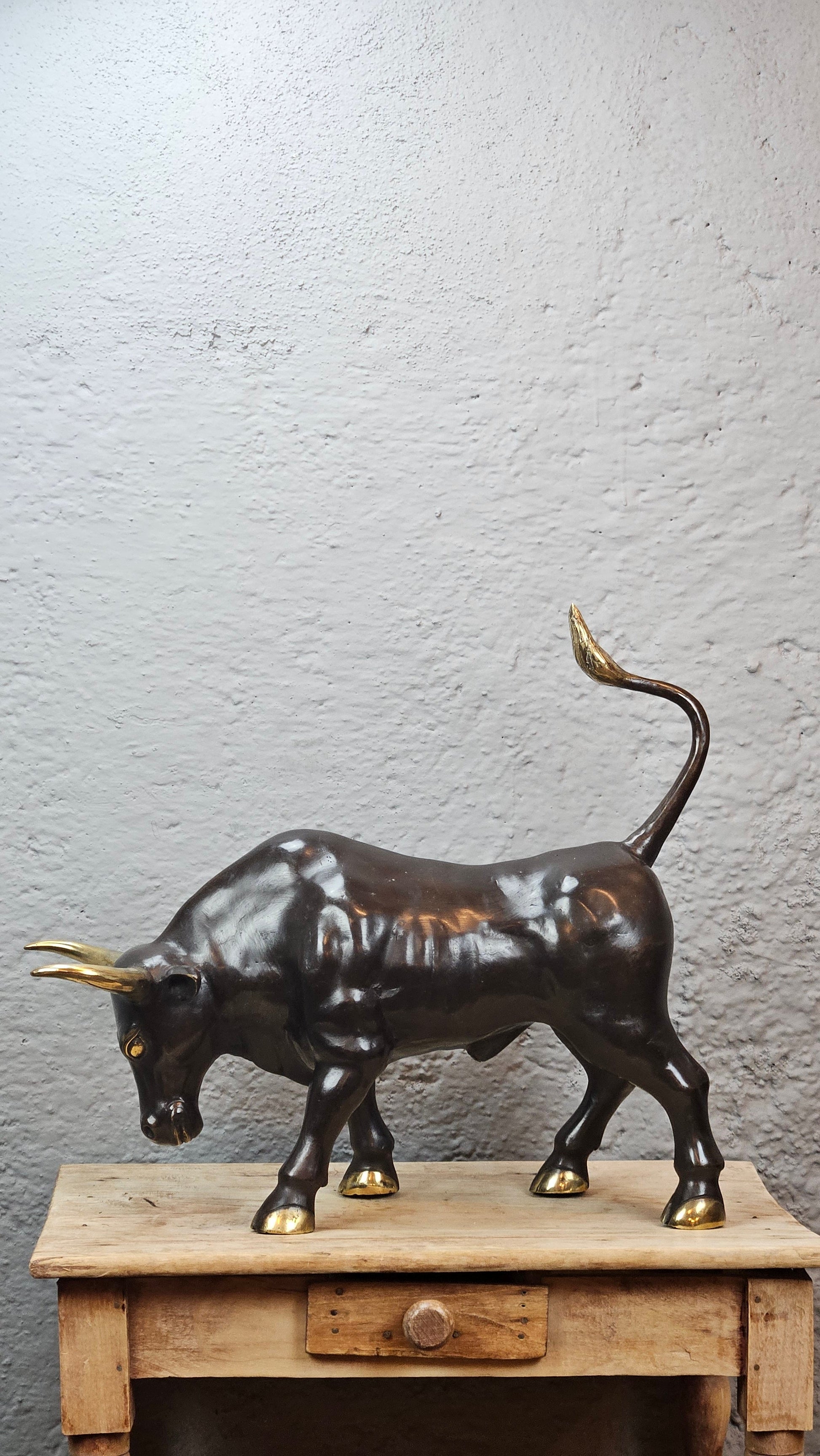 Statue Toreau en bronze Tokolausanne