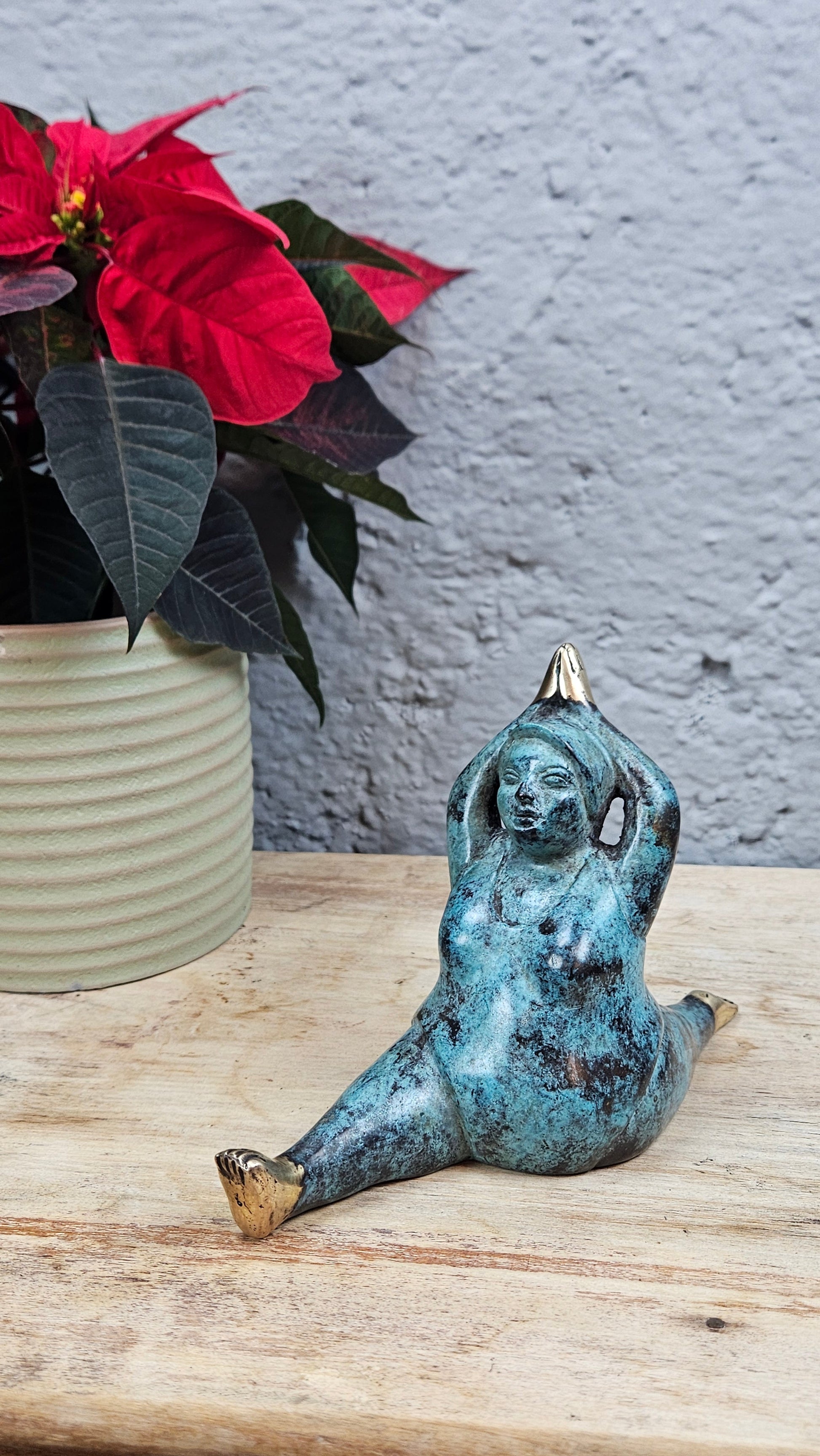 Yoga girl en bronze Tokolausanne