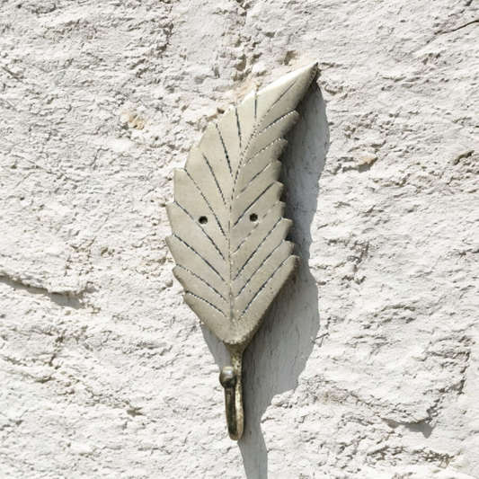 Crochet / Patère murale en forme de feuille en bronze Tokolausanne