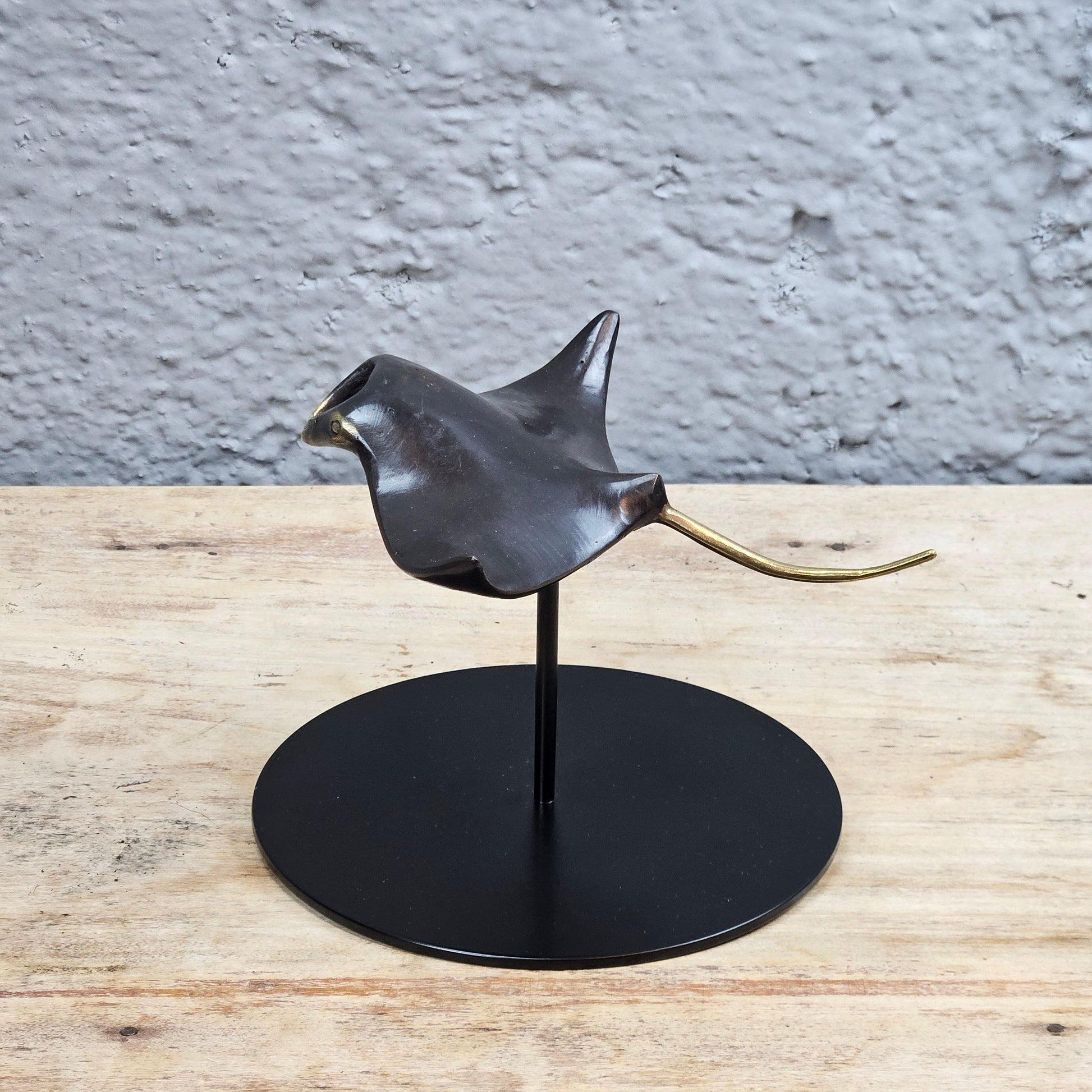 Raie manta en bronze Tokolausanne