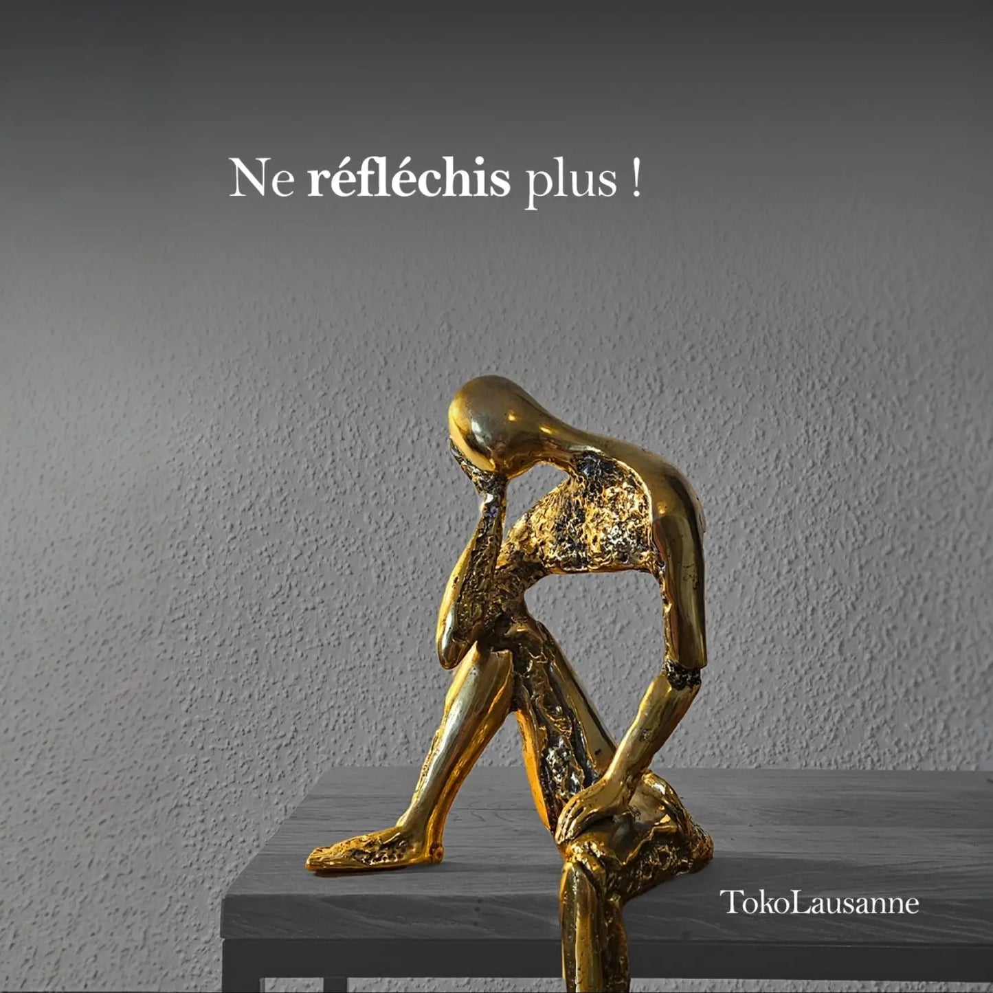 Penseur en bronze doré Tokolausanne