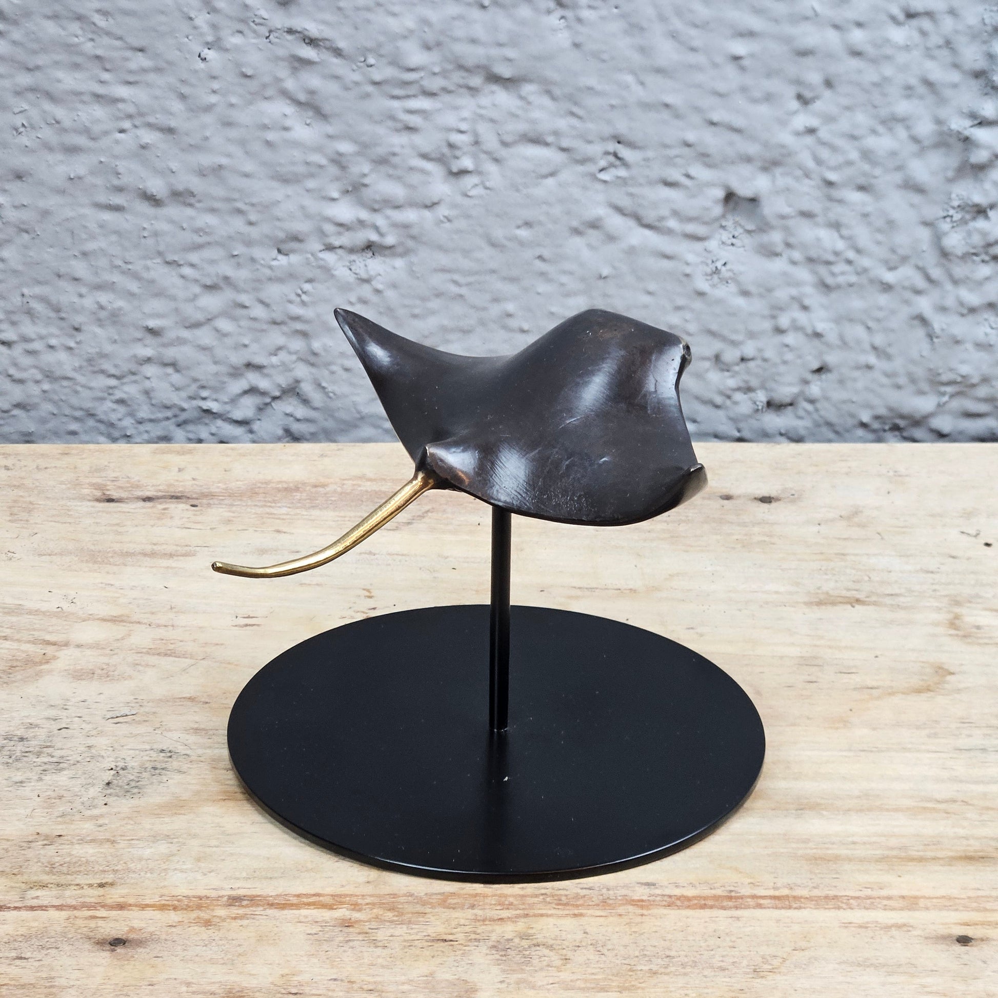 Raie manta en bronze Tokolausanne