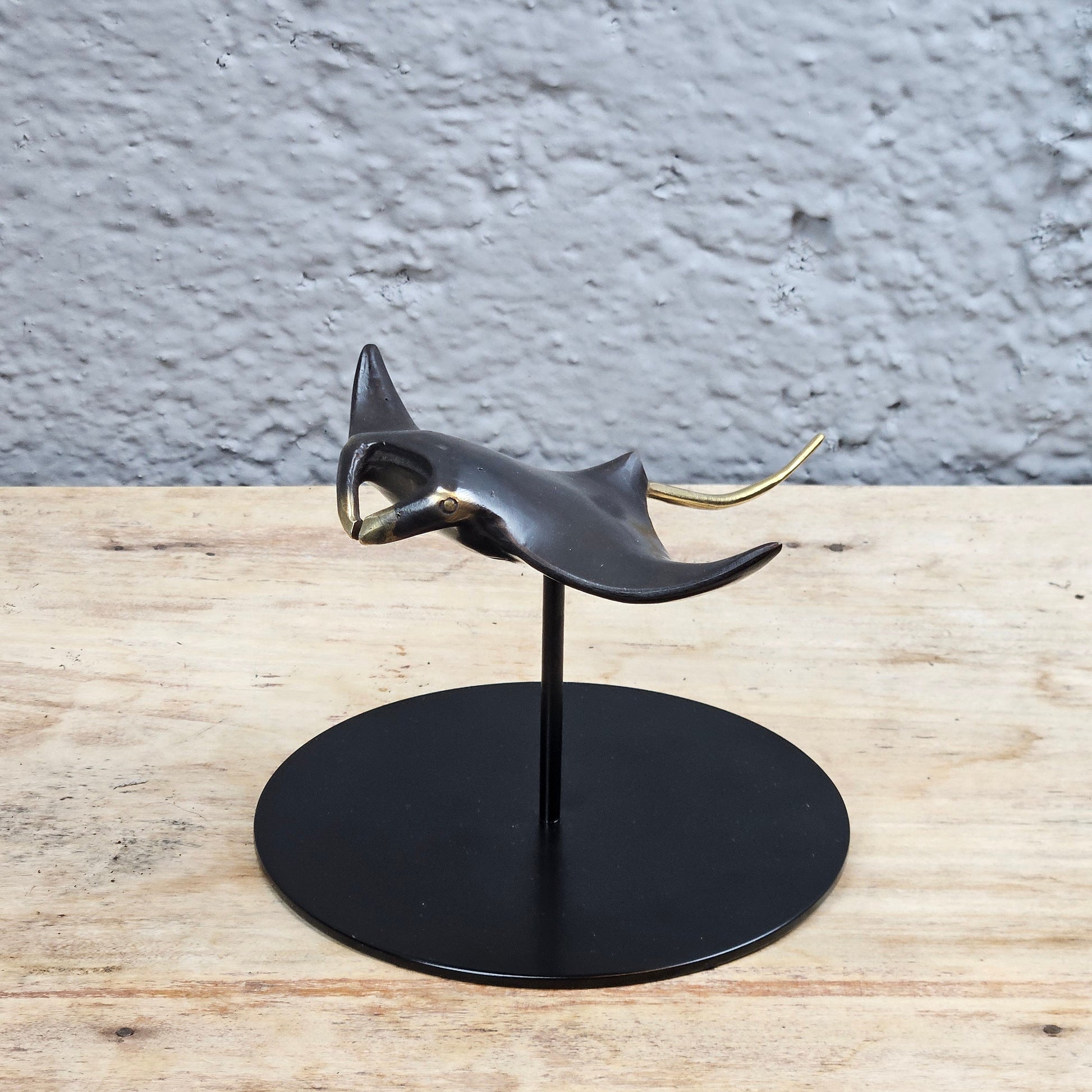 Raie manta en bronze Tokolausanne