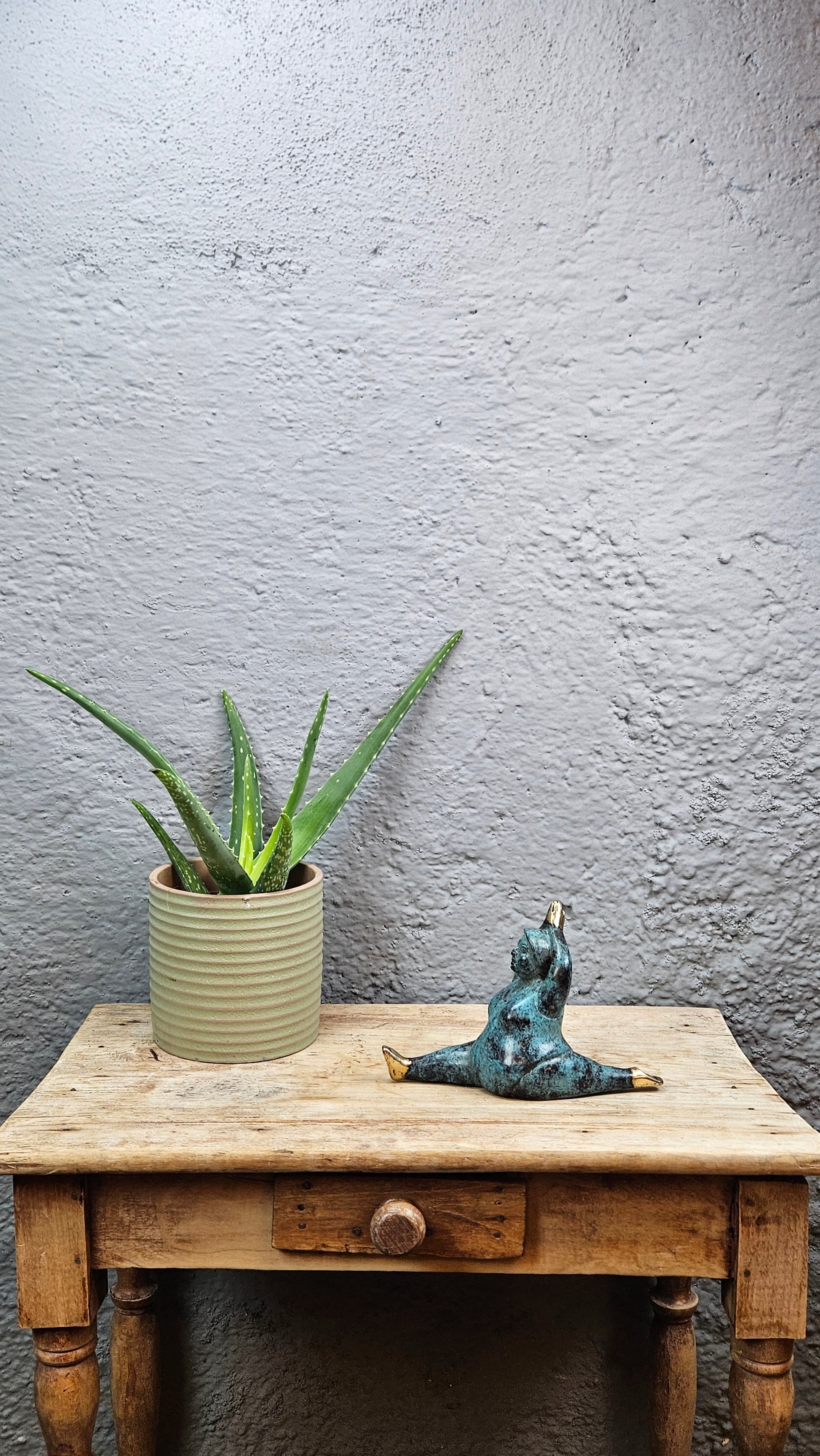 Yoga girl en bronze Tokolausanne