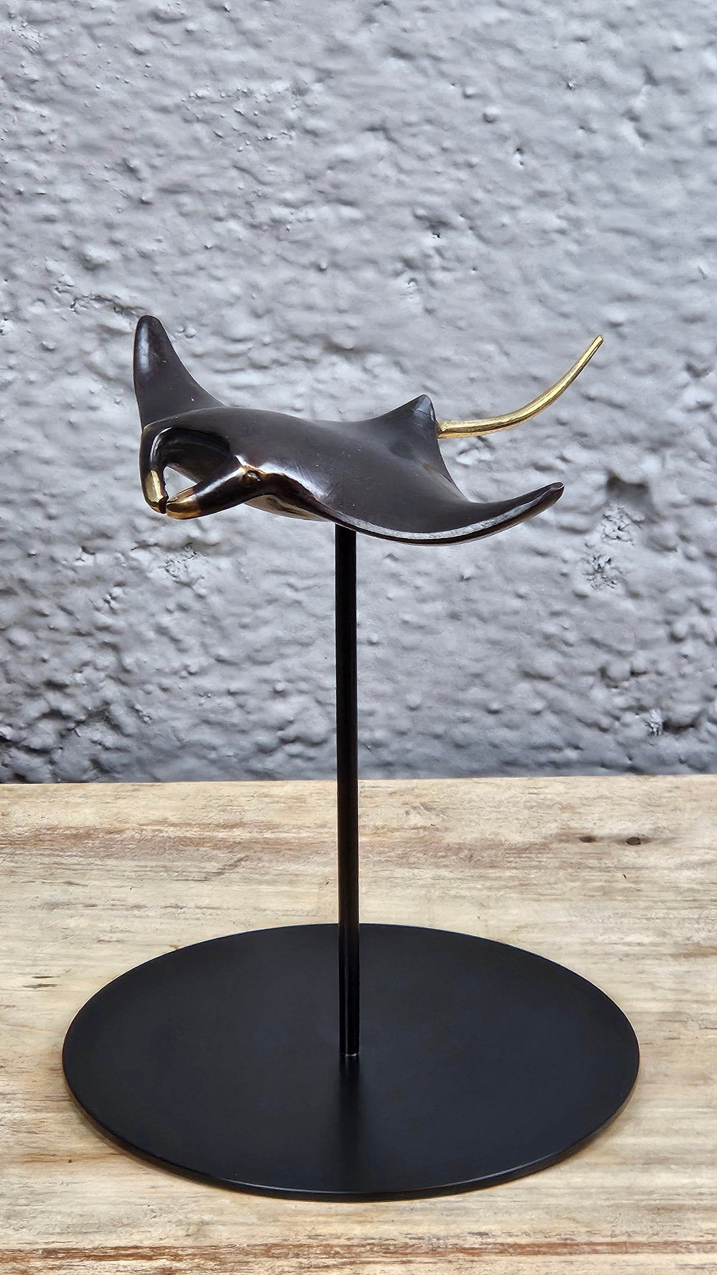 Raie manta en bronze Tokolausanne